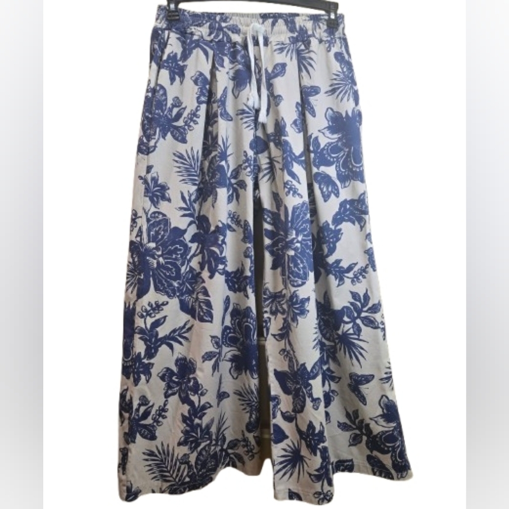 Made In Italy Elegant Beige And Navy Tropical Print‎ Women's Flare Pants